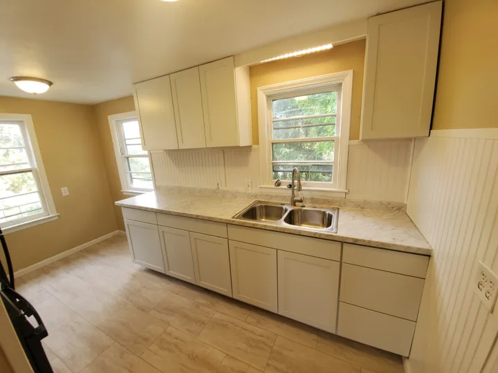 Fixr-Up: Kitchen cabinetry, countertop and backsplash